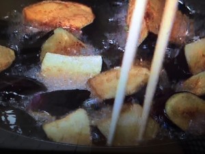 3分クッキング レシピ なすと豚肉のカレー炒め