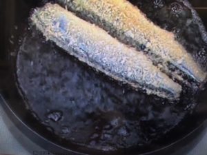 雨上がり食楽部 さんまフライ～特製カレーソース