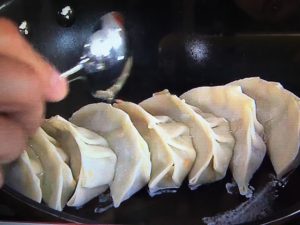 男子ごはん 三つ葉だれの和風餃子