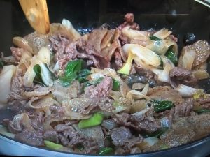 3分クッキング 牛肉、こんにゃく、長ねぎの炒め煮