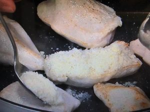 3分クッキング 鶏胸肉のクリスピーチーズ焼き