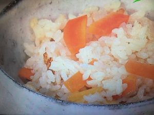 3分クッキング にんじんと油揚げの炊き込みごはん