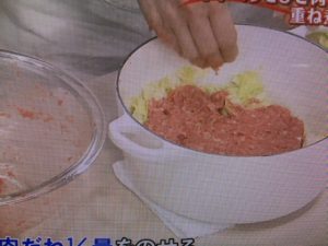 3分クッキング キャベツとひき肉の重ね煮