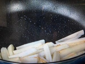 きょうの料理 棒れんこんと豚こまのオイスターソース炒め